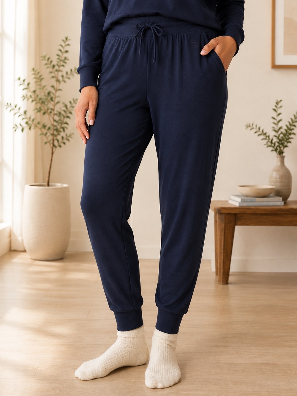 Cozy Earth | Bamboo Jogger Pants | Size Medium Navy Blue
